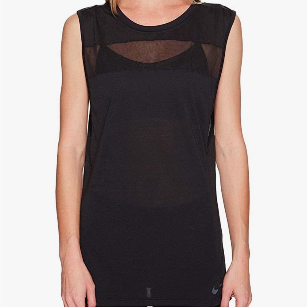 Nike Women's Dri-Fit Breathe Sleeveless Training Top. Size small